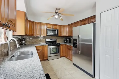 154 Augusta Drive Streamwood IL 60107