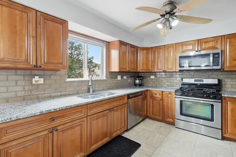 154 Augusta Drive Streamwood IL 60107