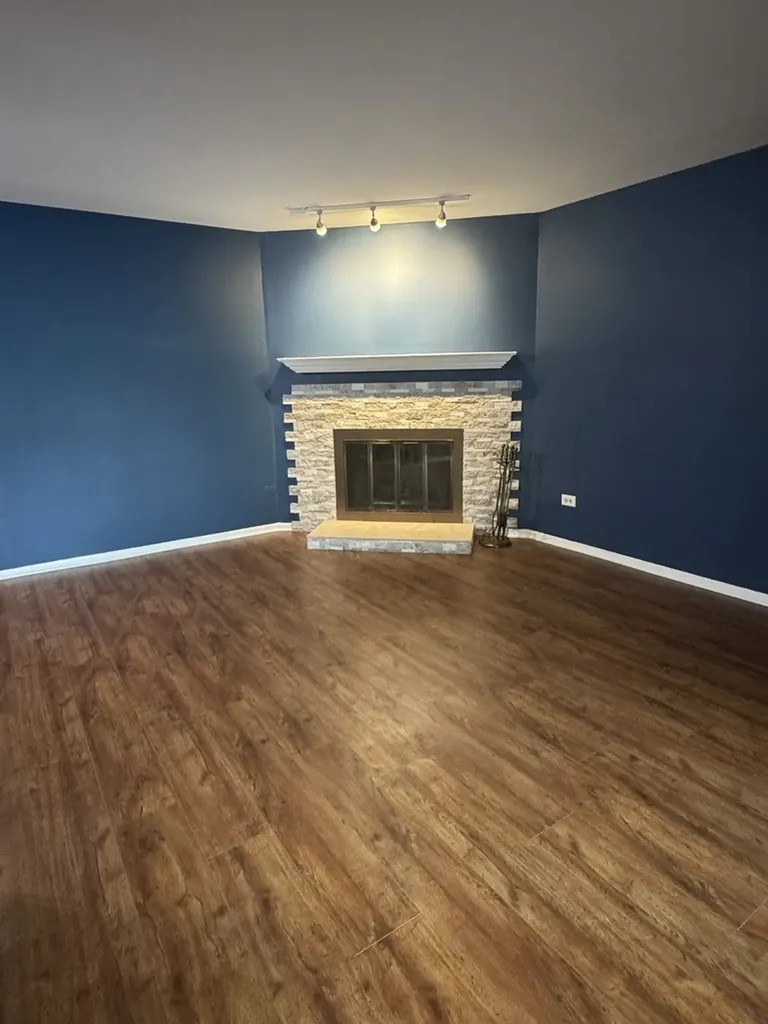 871 Cross Creek Court Roselle IL 60172