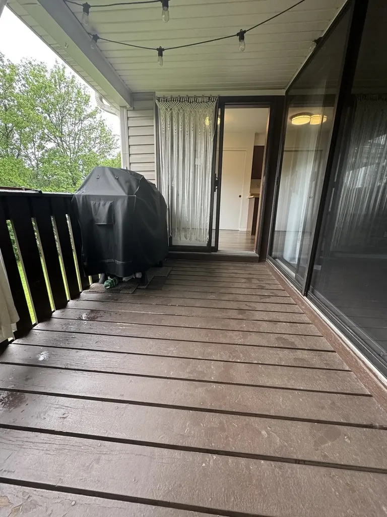 871 Cross Creek Court Roselle IL 60172