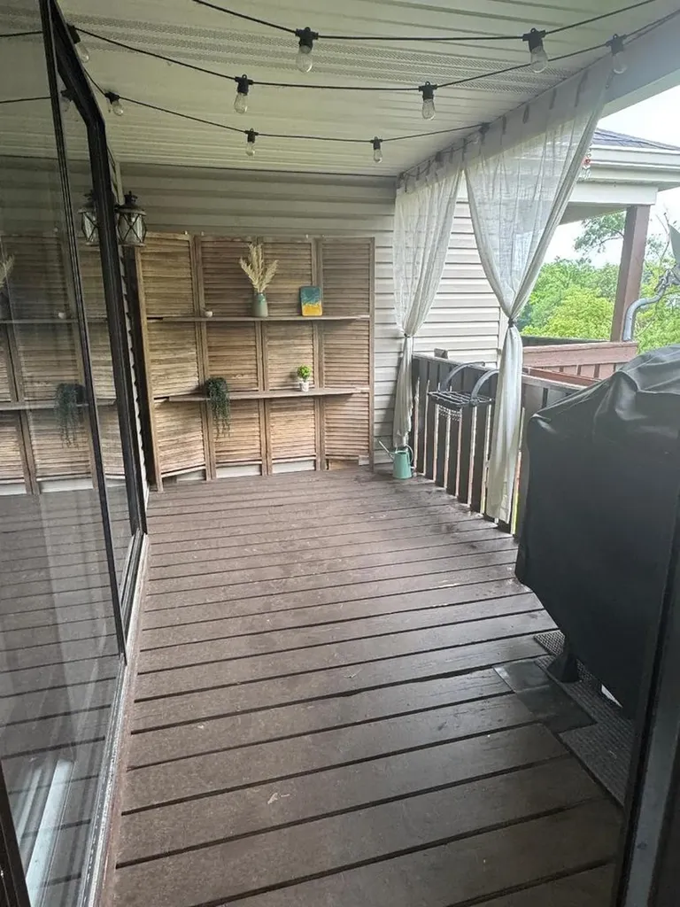 871 Cross Creek Court Roselle IL 60172