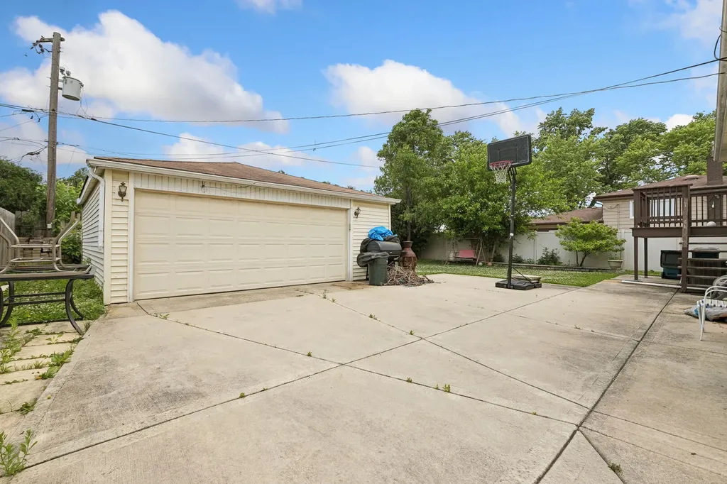 356 West Park Avenue Addison IL 60101