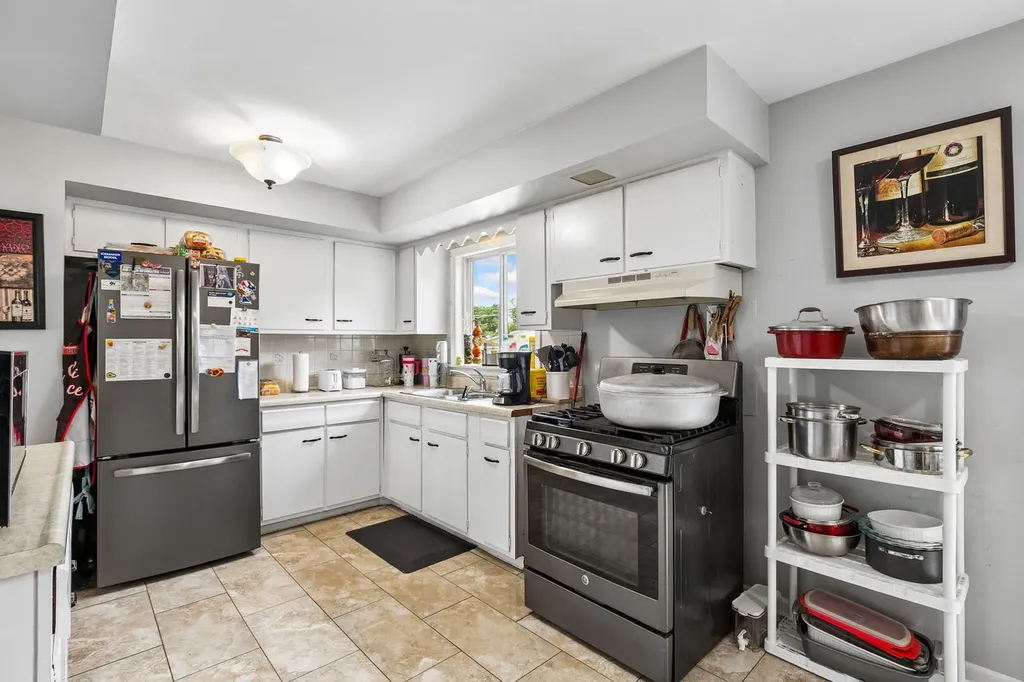 356 West Park Avenue Addison IL 60101
