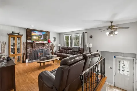 356 West Park Avenue Addison IL 60101
