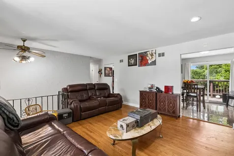 356 West Park Avenue Addison IL 60101