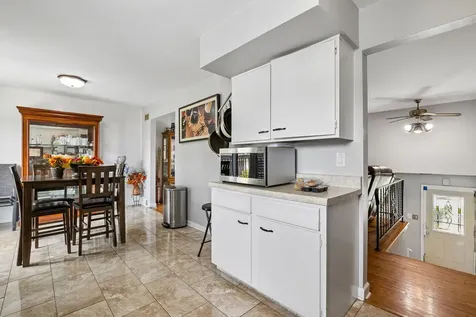 356 West Park Avenue Addison IL 60101