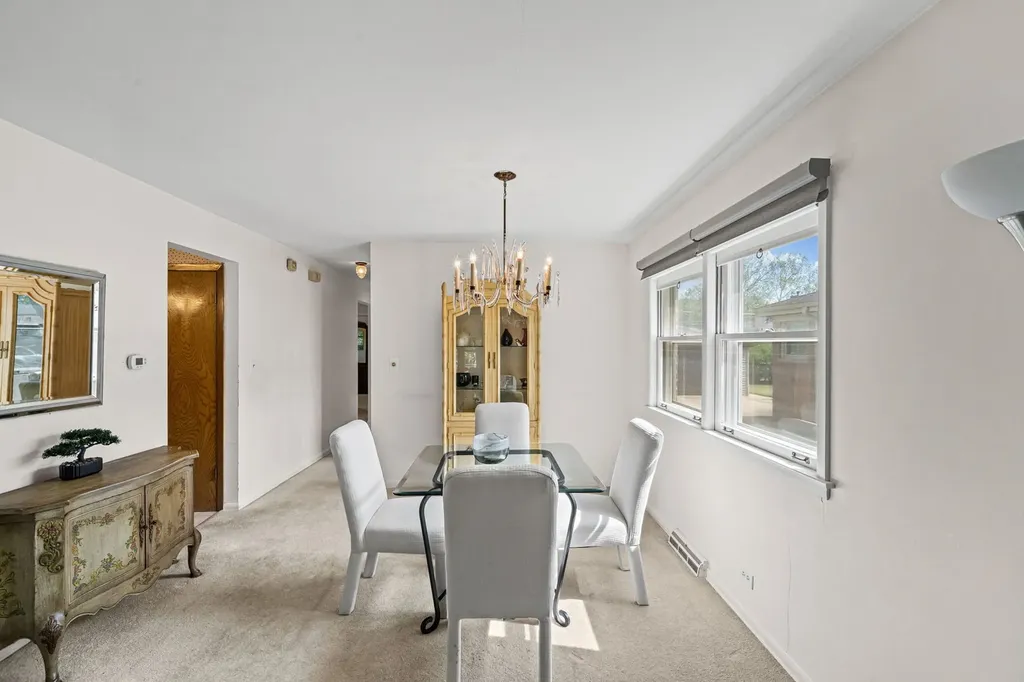 3818 Isabel Street Skokie IL 60076