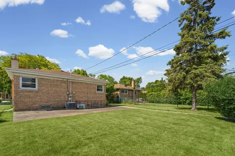 3818 Isabel Street Skokie IL 60076