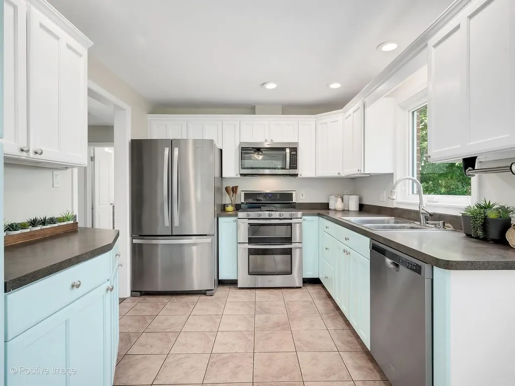 5902 Wolf Road Western Springs IL 60558