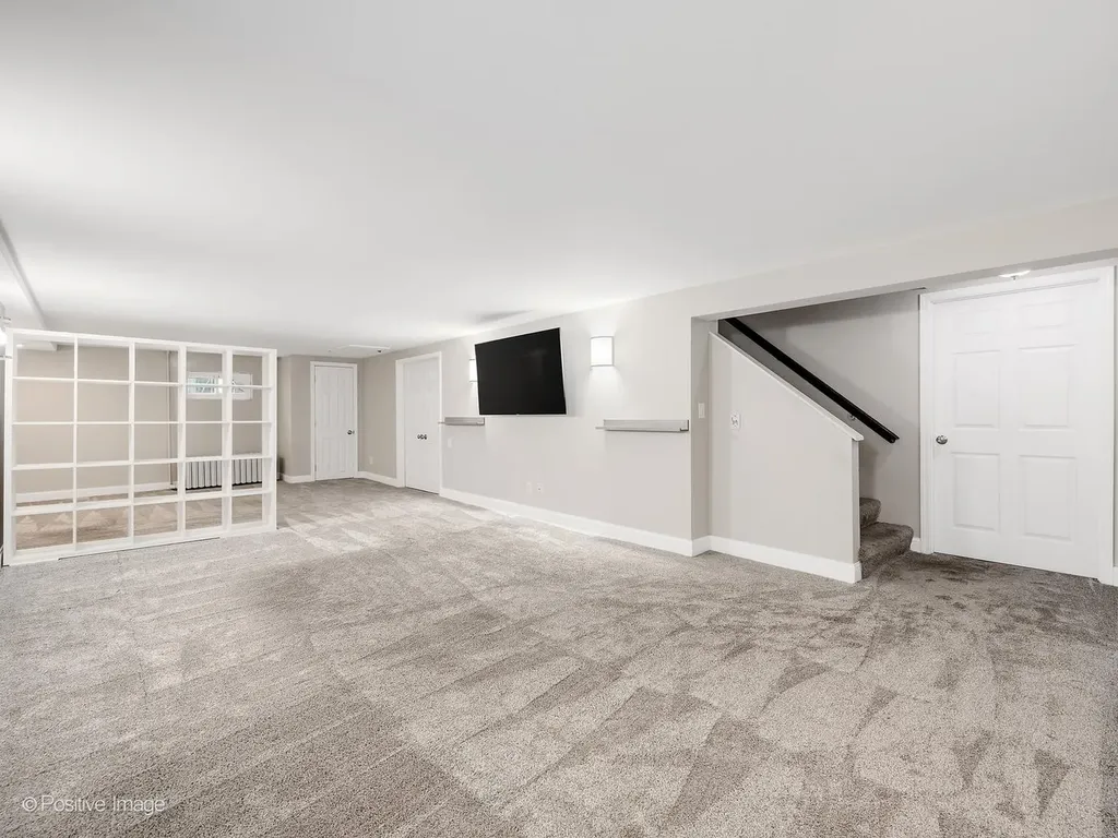 5902 Wolf Road Western Springs IL 60558