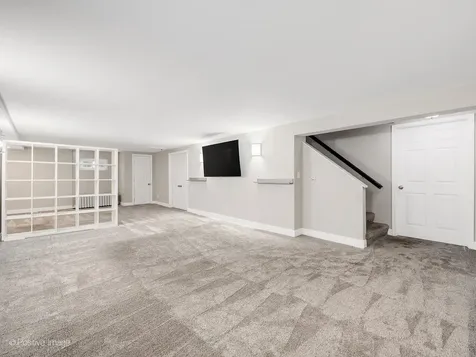 5902 Wolf Road Western Springs IL 60558