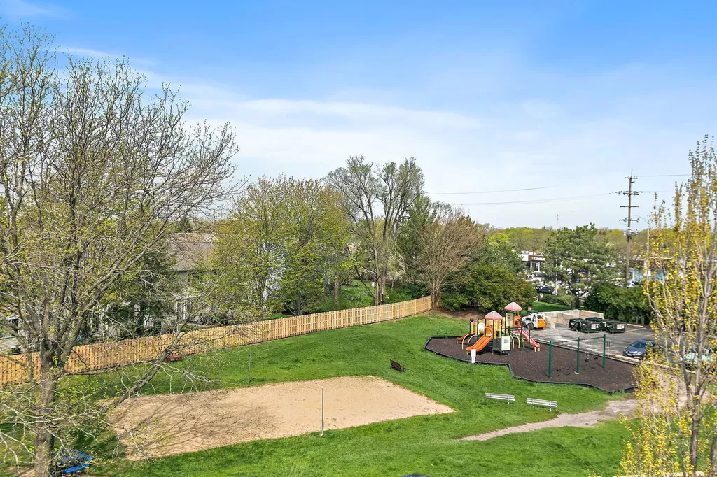 5400 Astor Lane Rolling Meadows IL 60008