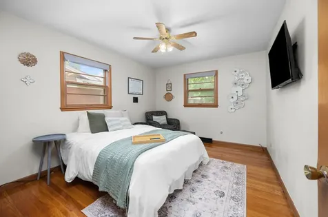 437 26TH Avenue East Moline IL 61244