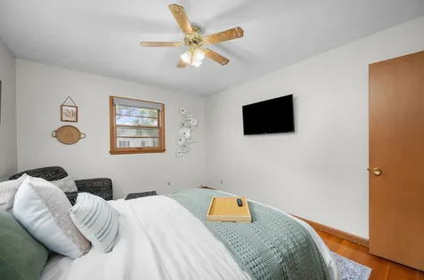 437 26TH Avenue East Moline IL 61244