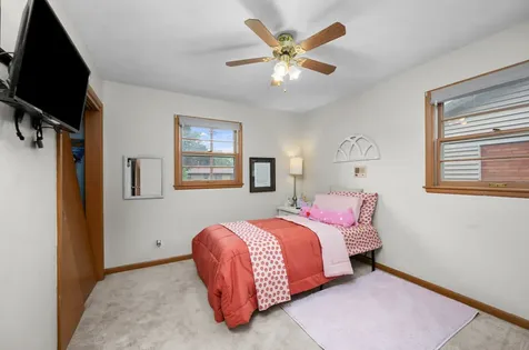 437 26TH Avenue East Moline IL 61244