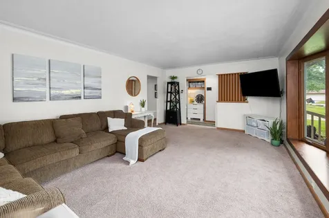 437 26TH Avenue East Moline IL 61244