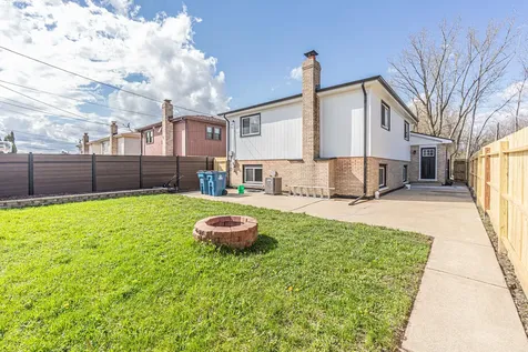 1059 Cleveland Avenue Calumet City IL 60409