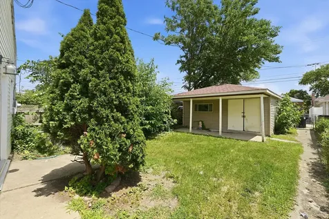 2715 Harvey Avenue Berwyn IL 60402