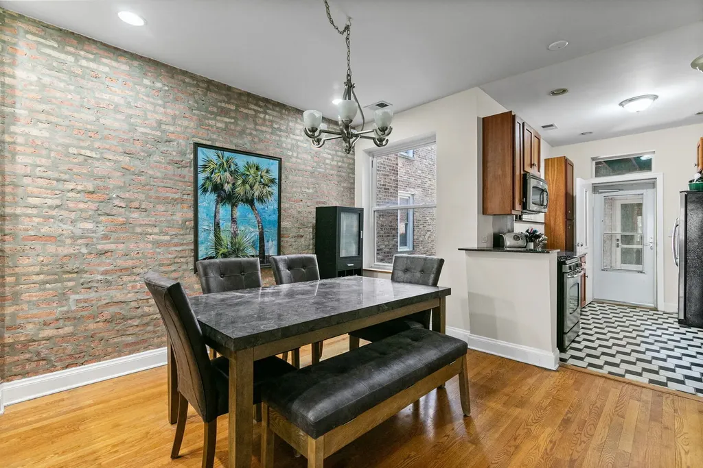 7654 North Greenview Avenue Chicago IL 60626