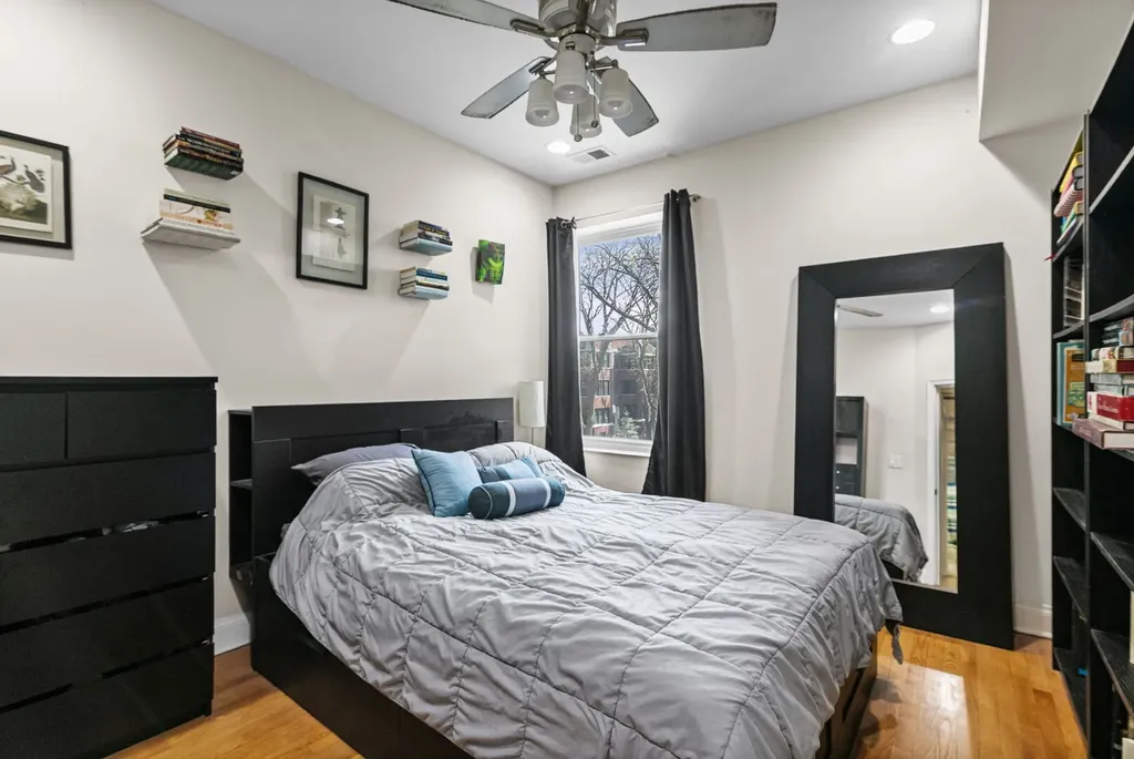 7654 North Greenview Avenue Chicago IL 60626