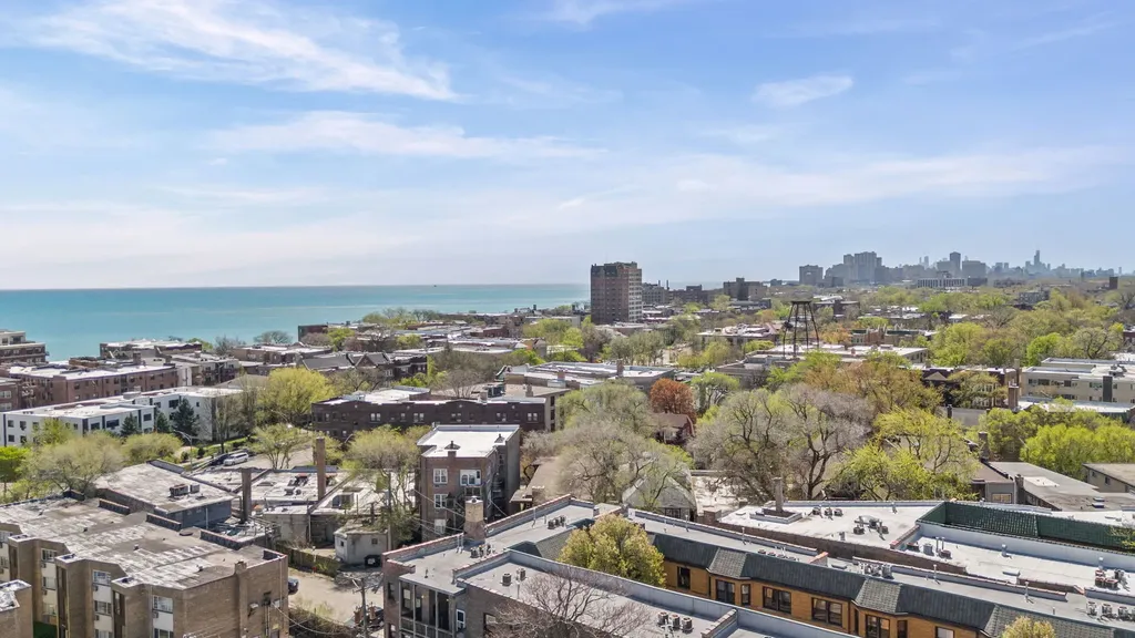 7654 North Greenview Avenue Chicago IL 60626