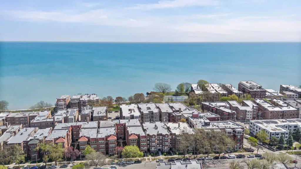 7654 North Greenview Avenue Chicago IL 60626