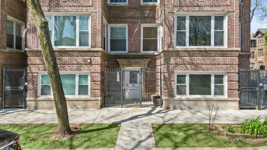 7654 North Greenview Avenue Chicago IL 60626