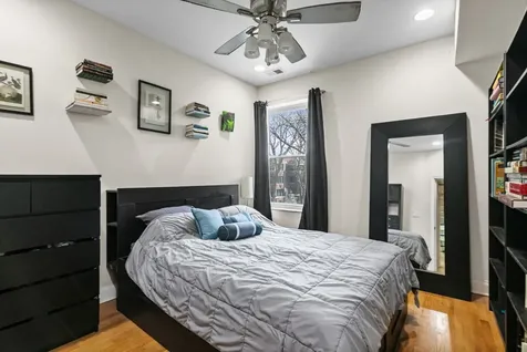 7654 North Greenview Avenue Chicago IL 60626