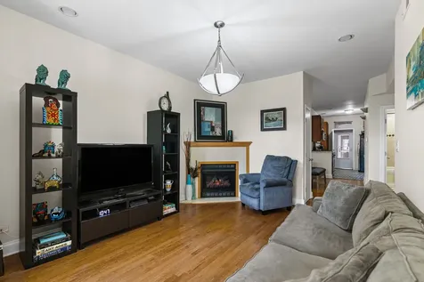 7654 North Greenview Avenue Chicago IL 60626