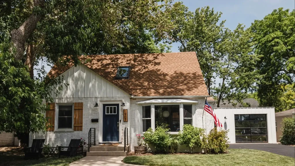 1907 East Indiana Street Wheaton IL 60187