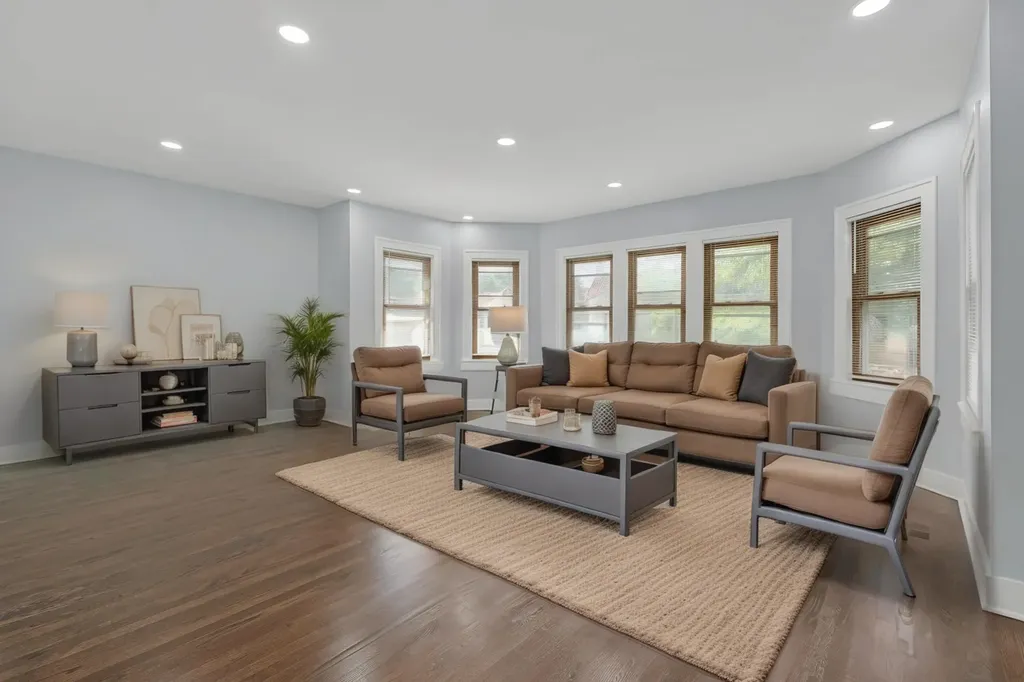 2539 West Morse Avenue Chicago IL 60645