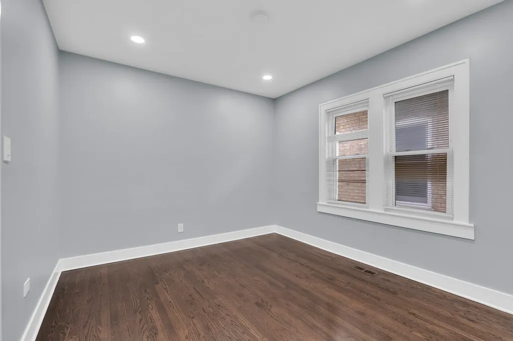 2539 West Morse Avenue Chicago IL 60645