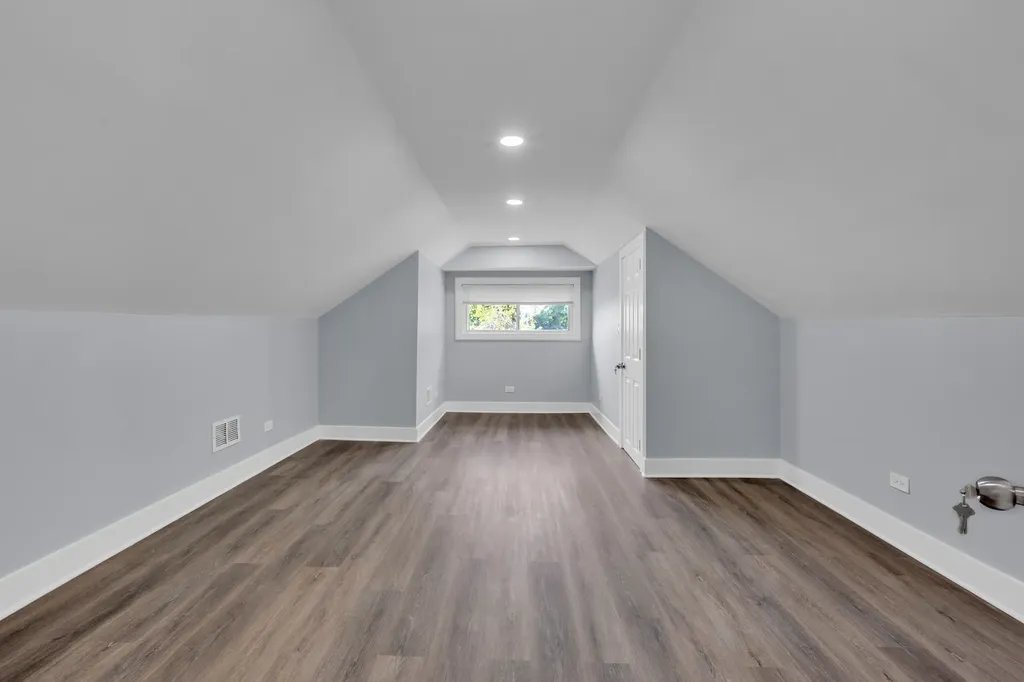 2539 West Morse Avenue Chicago IL 60645