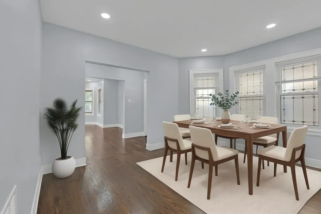 2539 West Morse Avenue Chicago IL 60645