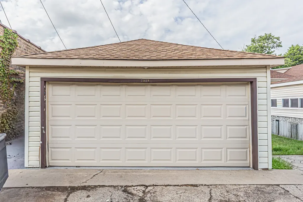 2539 West Morse Avenue Chicago IL 60645