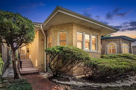 2539 West Morse Avenue Chicago IL 60645