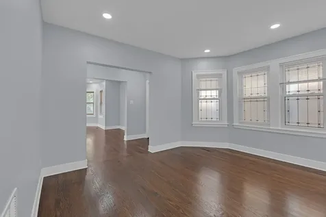 2539 West Morse Avenue Chicago IL 60645