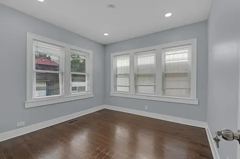2539 West Morse Avenue Chicago IL 60645