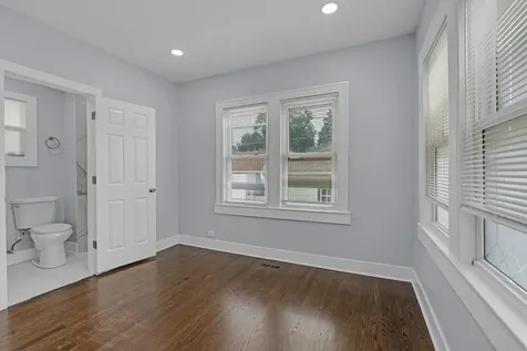 2539 West Morse Avenue Chicago IL 60645