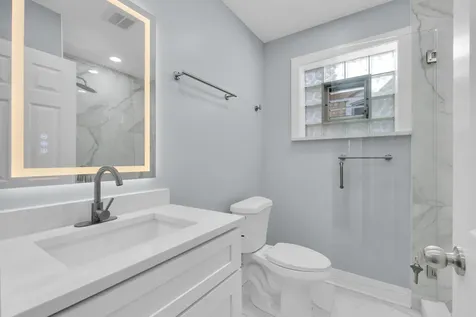 2539 West Morse Avenue Chicago IL 60645