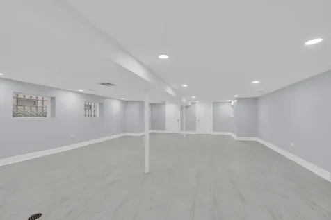 2539 West Morse Avenue Chicago IL 60645