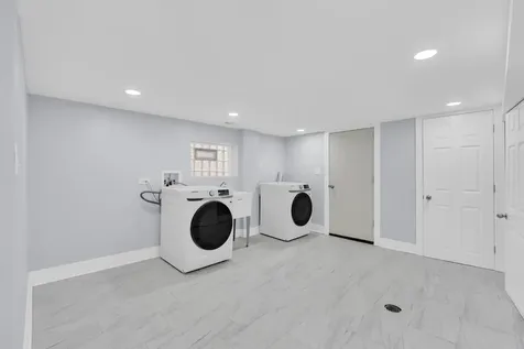2539 West Morse Avenue Chicago IL 60645