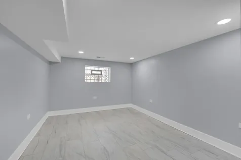 2539 West Morse Avenue Chicago IL 60645