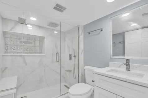 2539 West Morse Avenue Chicago IL 60645