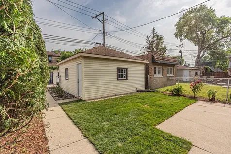 2539 West Morse Avenue Chicago IL 60645