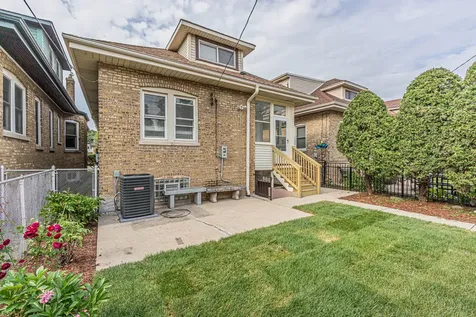 2539 West Morse Avenue Chicago IL 60645