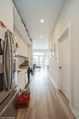 1348 West Roscoe Street Chicago IL 60657