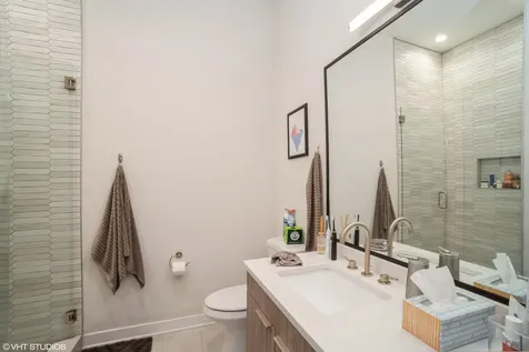 1348 West Roscoe Street Chicago IL 60657