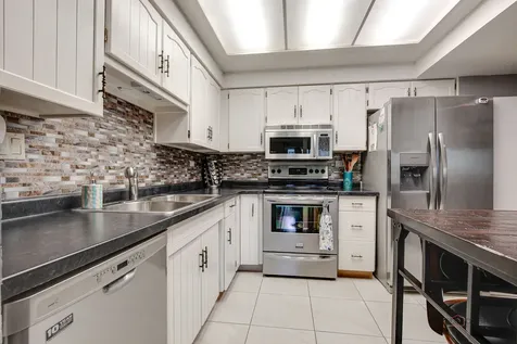 917 Vose Drive Gurnee IL 60031