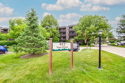 917 Vose Drive Gurnee IL 60031
